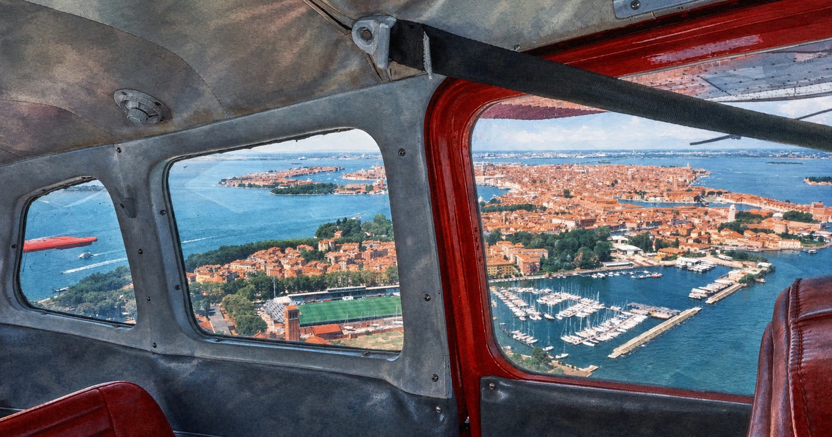 Illustrazione pittorica realistica di Venezia dai finestrini dell’aereo, incorniciata dall’interno della cabina e dai montanti rossi